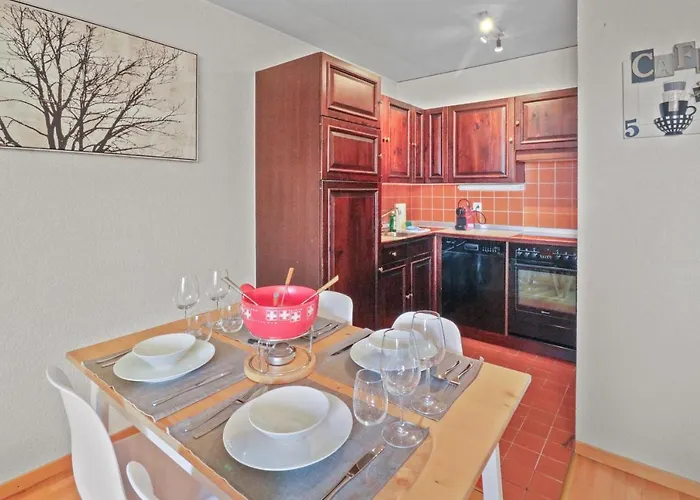 Joli Au Centre 克莱恩 蒙塔纳