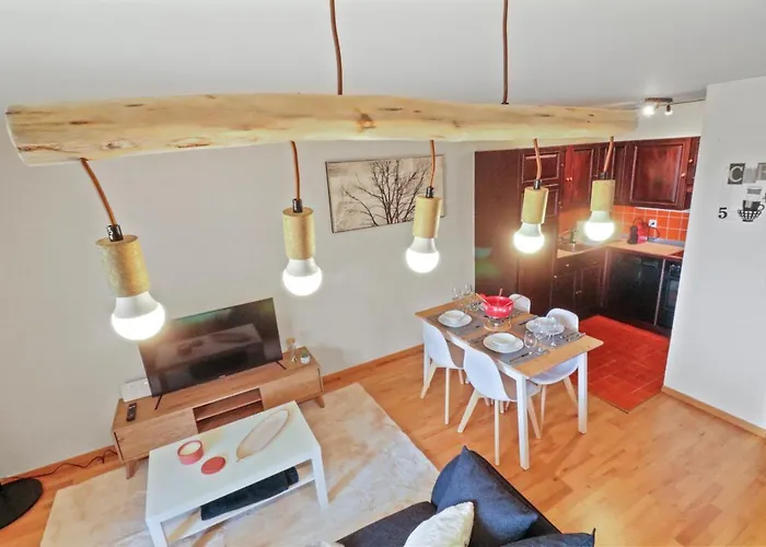 Joli Au Centre Апартаменты Кран-Монтана